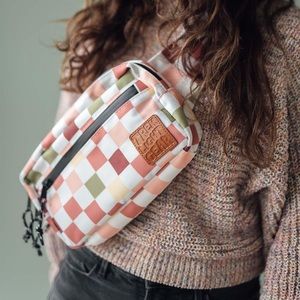 Trek Light quilted Fanny/ crossbody